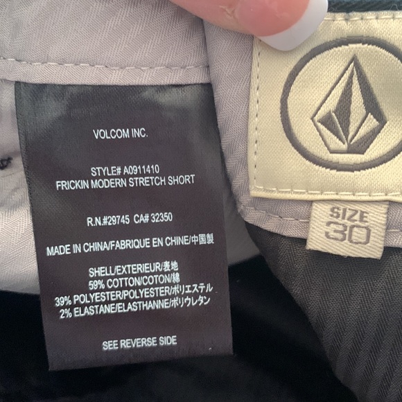 NEW⭐️VOLCOM Mens SHORTS 30” Waist “Frickin Modern Black Chino” - Picture 11 of 16